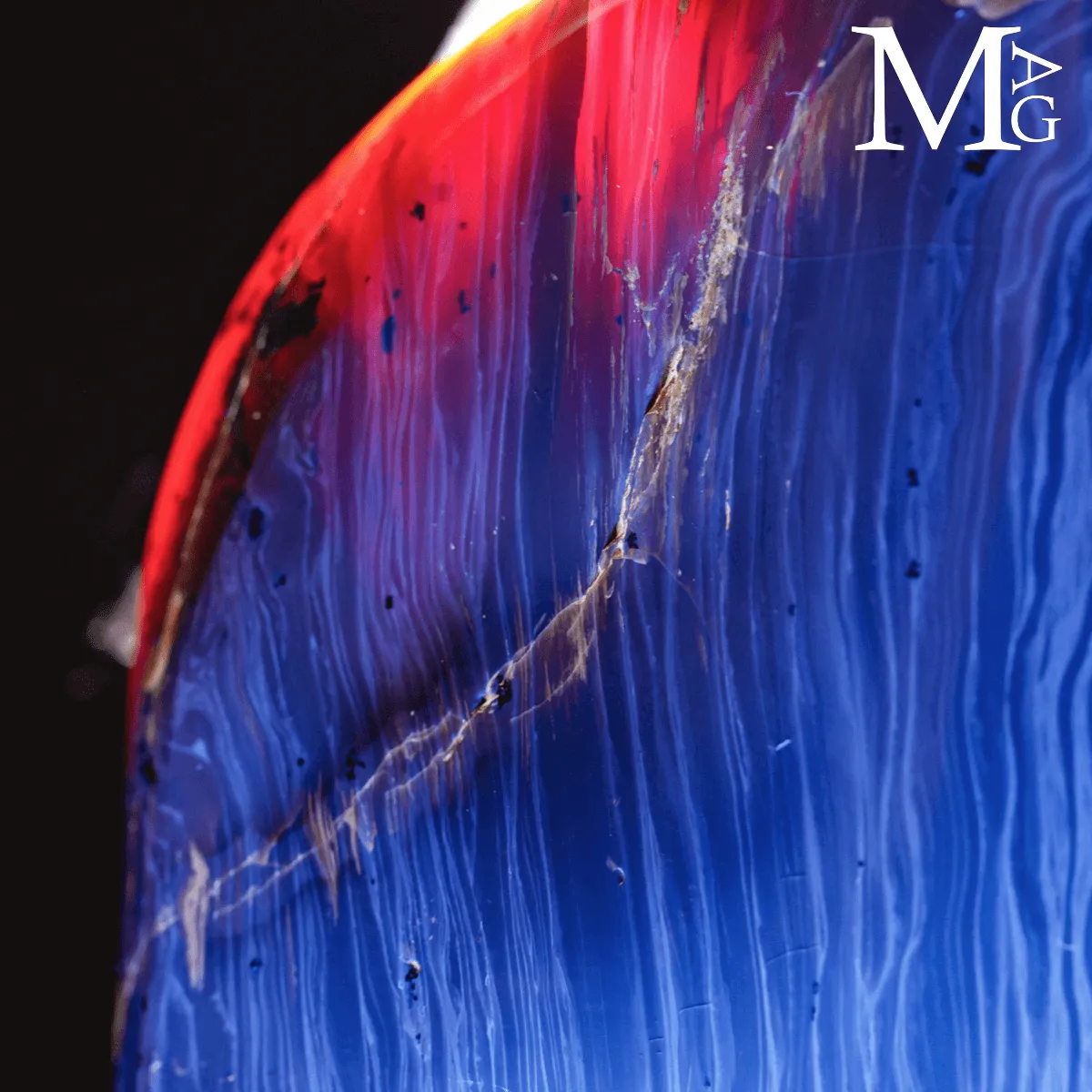 Ambra Blue di Sumatra – Resina Fossile e Luce.