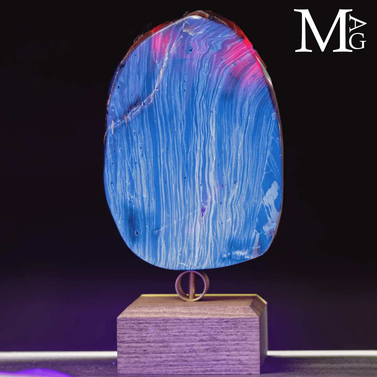 Ambra Blue di Sumatra – Resina Fossile e Luce.