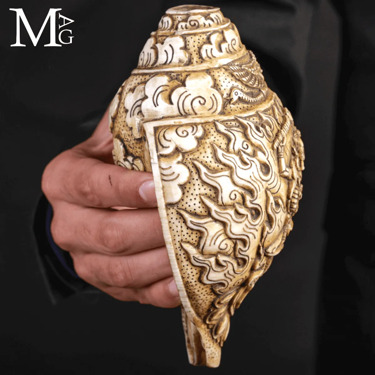 Conchiglia Shankha Tibetana Scolpita – I Citipati, Signori dei Cimiteri