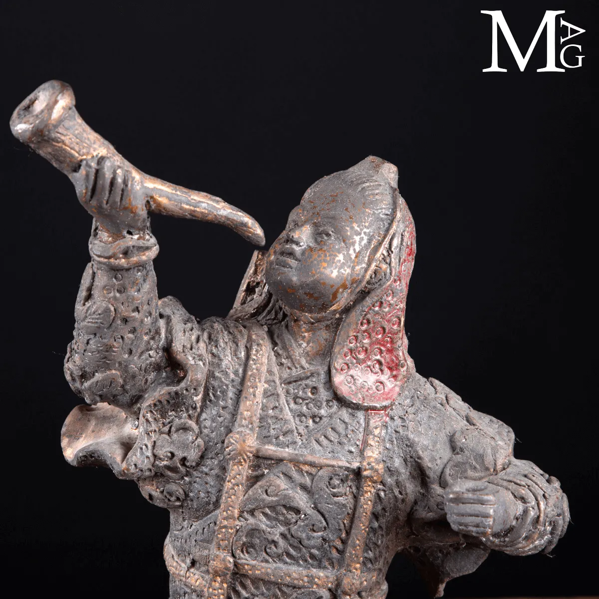 Scultura in Bronzo - Guerriero Cerimoniale Orientale.