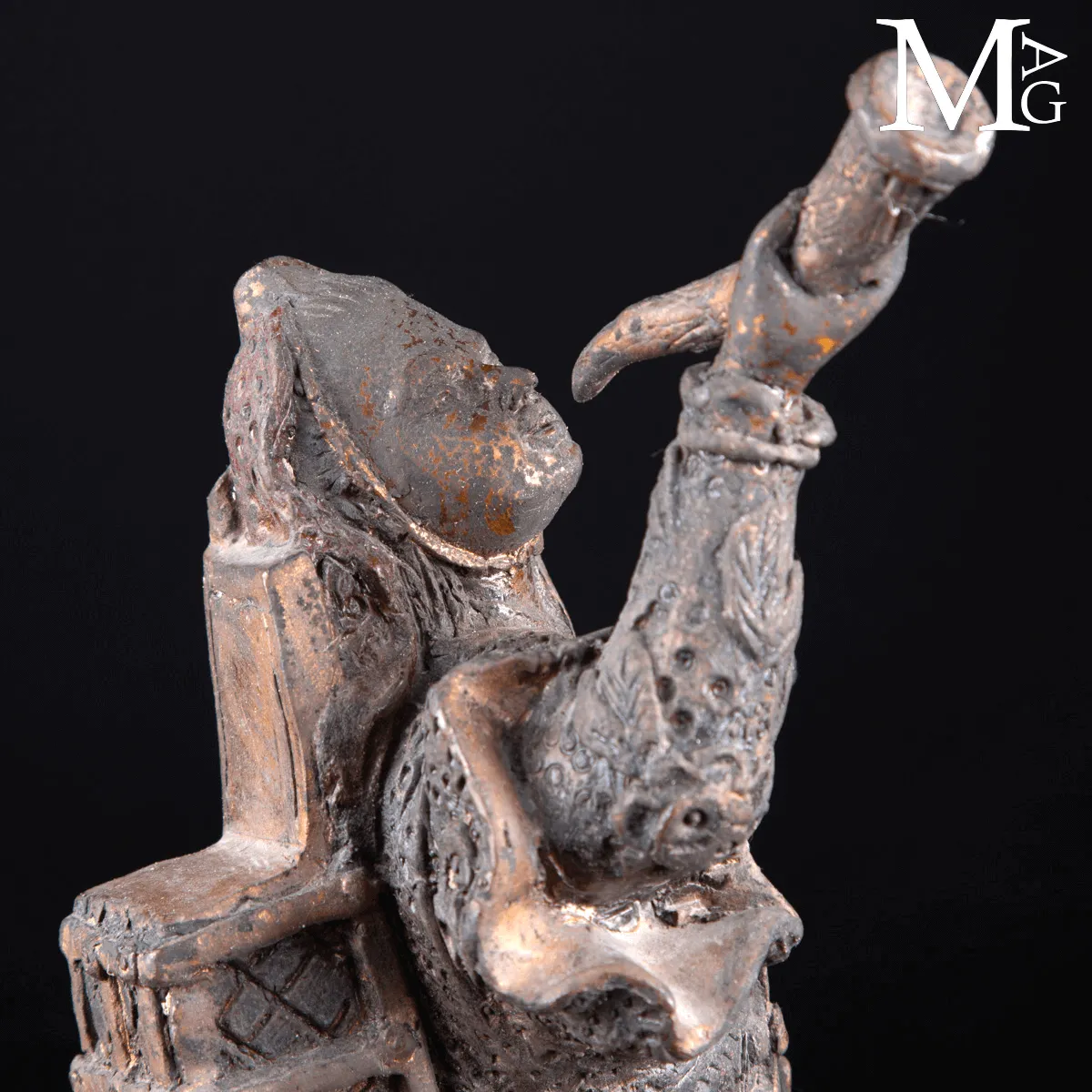 Scultura in Bronzo - Guerriero Cerimoniale Orientale.