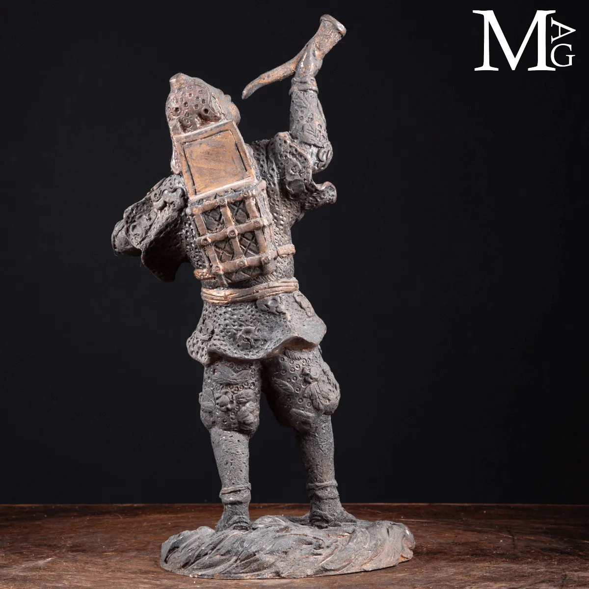 Scultura in Bronzo - Guerriero Cerimoniale Orientale.