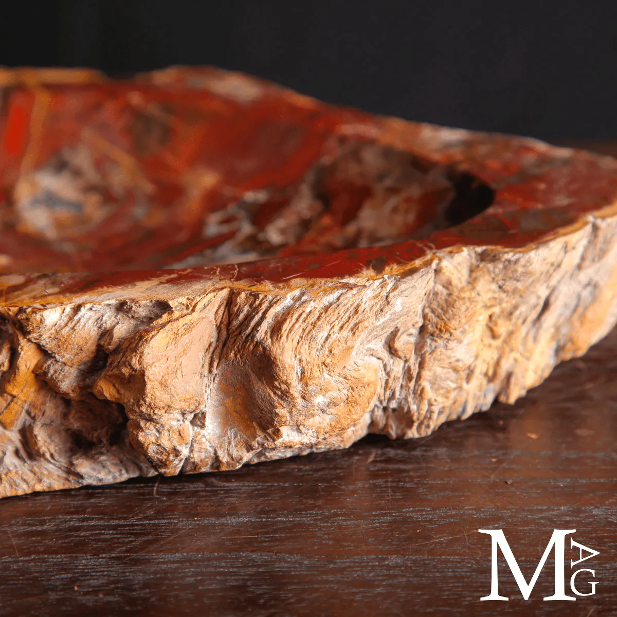 Svuotatasche in legno fossile Agatizzato – Madagascar