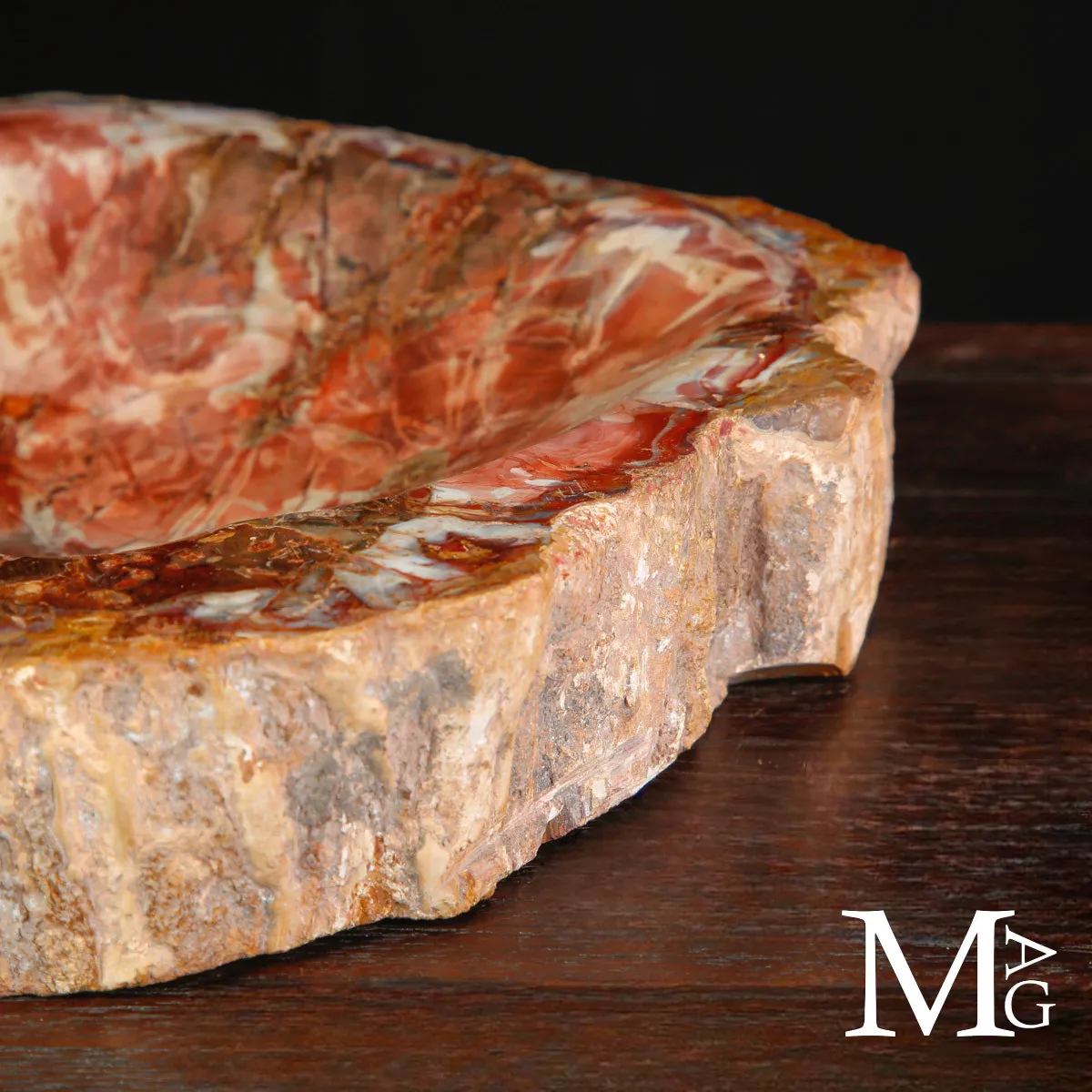 Svuotatasche in legno fossile agatizzato – Madagascar