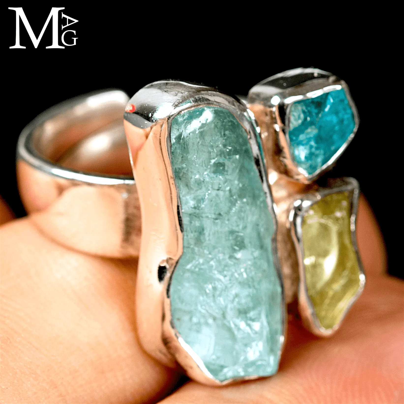 Anello in Argento con Acquamarina, Heliodoro e Apatite Neon.
