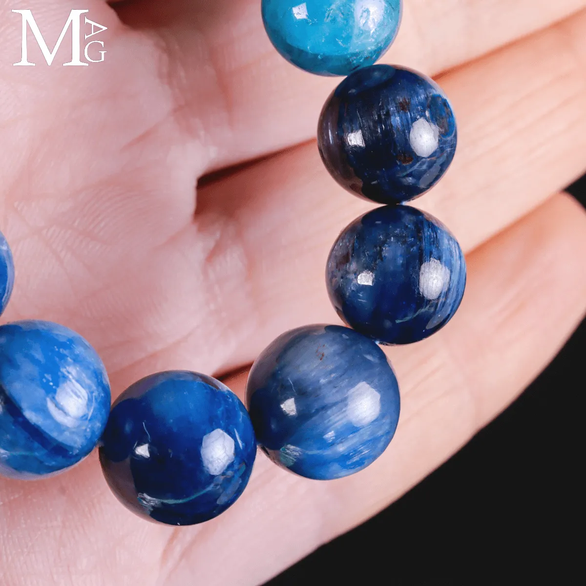 Collana in Kyanite, Neon Apatite e Acquamarina.
