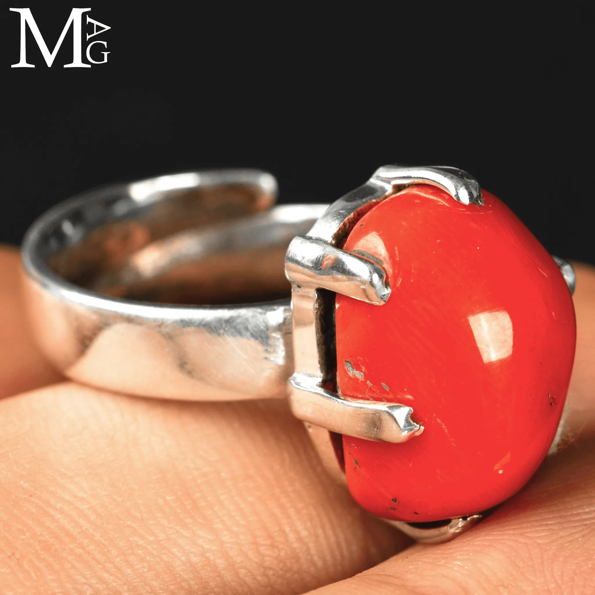 Anello in Argento con Corallo Rosso Mediterraneo.
