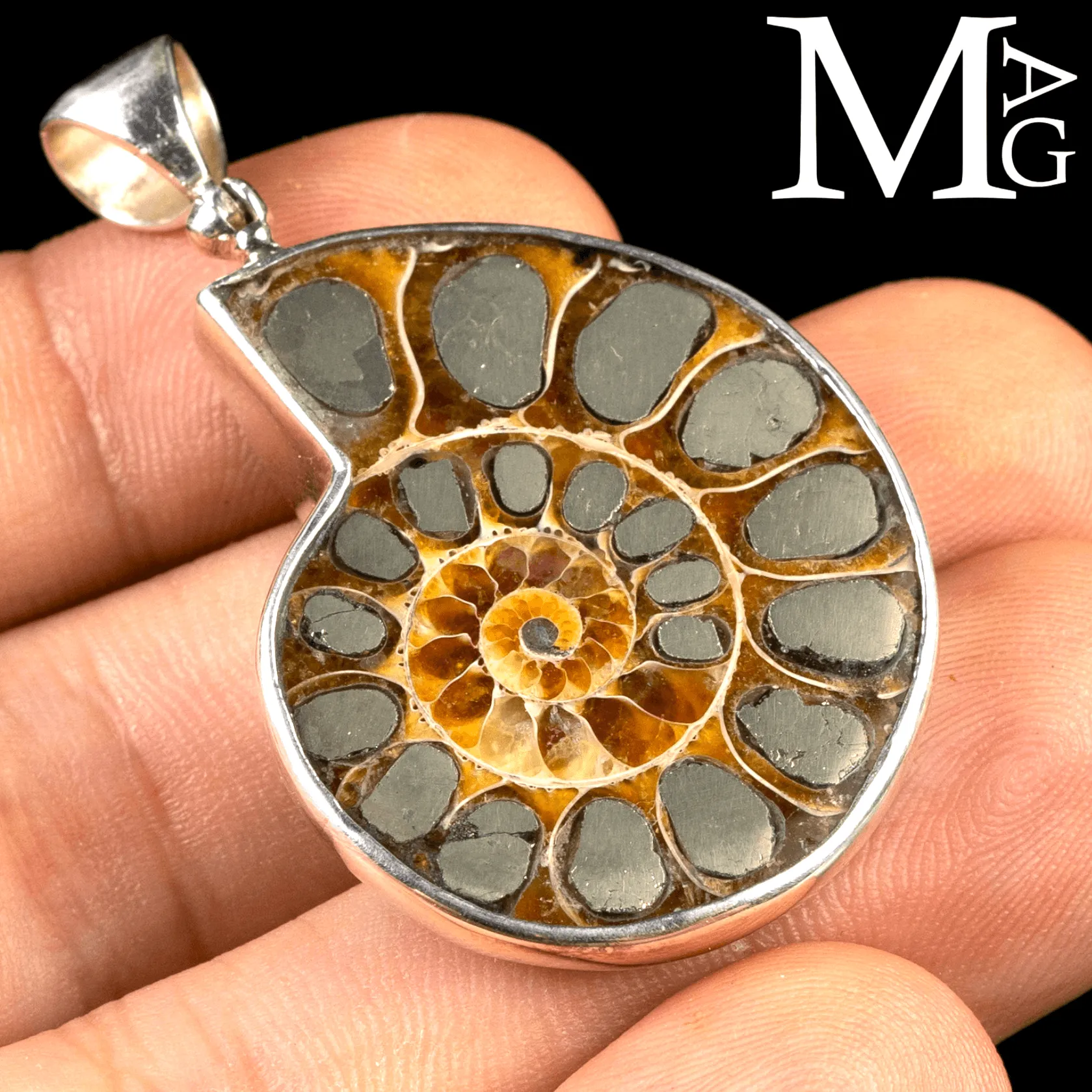 Ciondolo in argento con Ammonite e Pirite