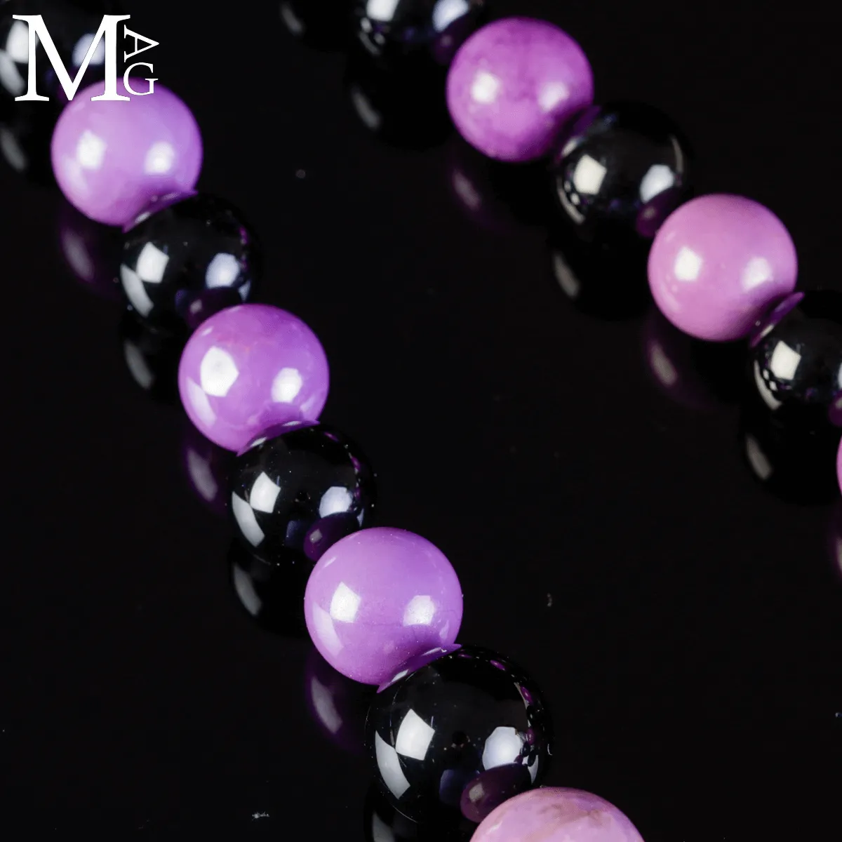 Collana in Phosphosiderite e Onice Nero a Scalare.