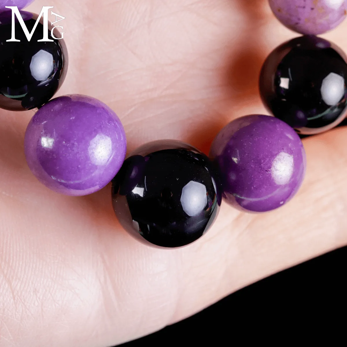 Collana in Phosphosiderite e Onice Nero a Scalare.