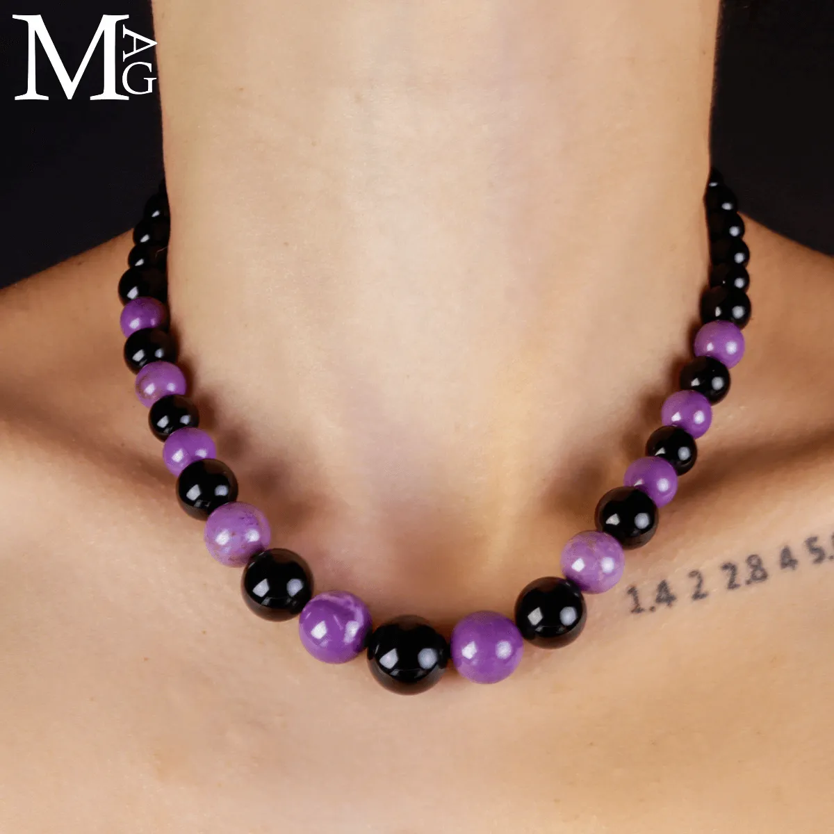 Collana in Phosphosiderite e Onice Nero a Scalare.