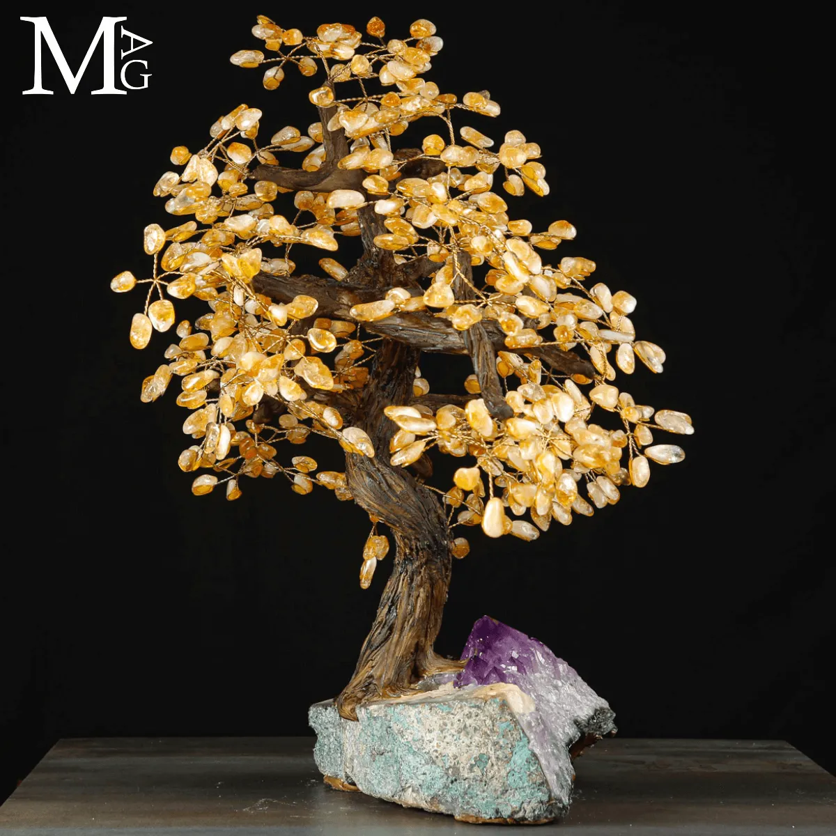 Albero della Vita: Bonsai di Quarzo Citrino su Base di Drusa di Ametista .