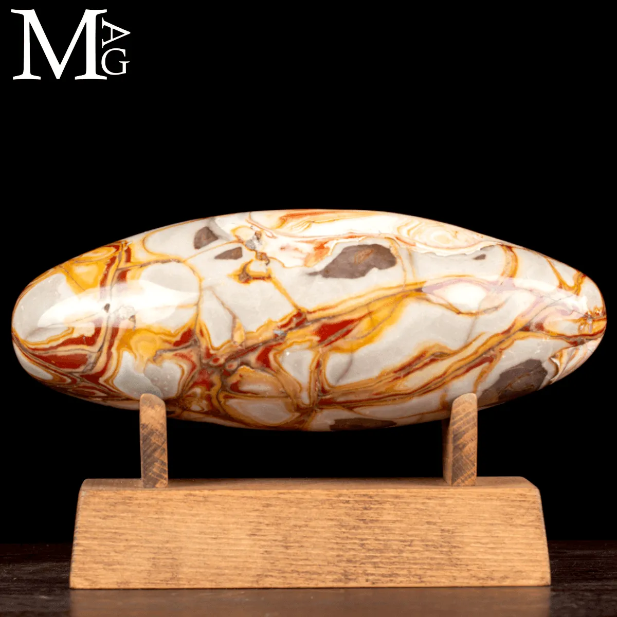 Shiva Lingam in Diaspro Agatizzato.