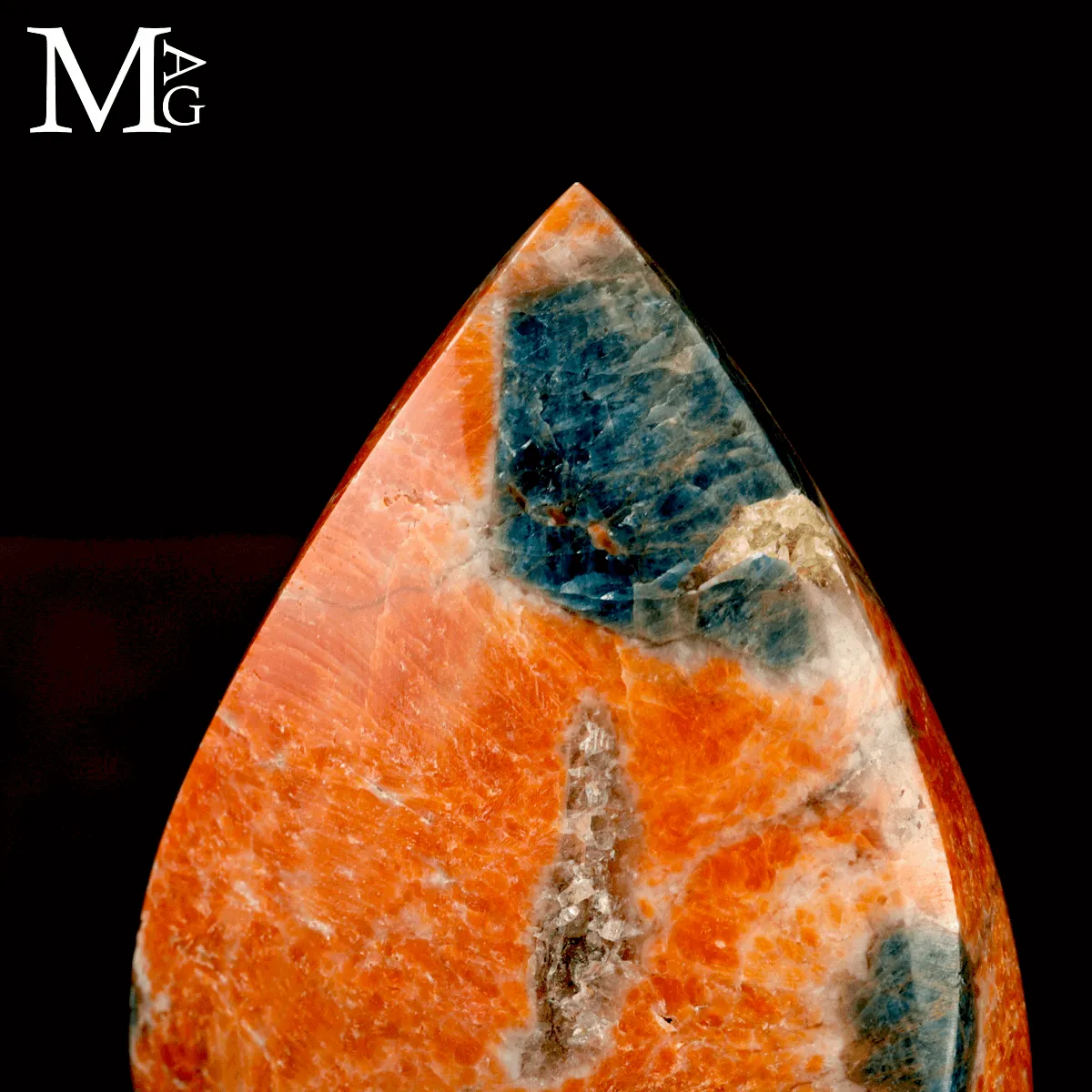 Fiamma in Calcite Arancione con Apatite Blu – Messico