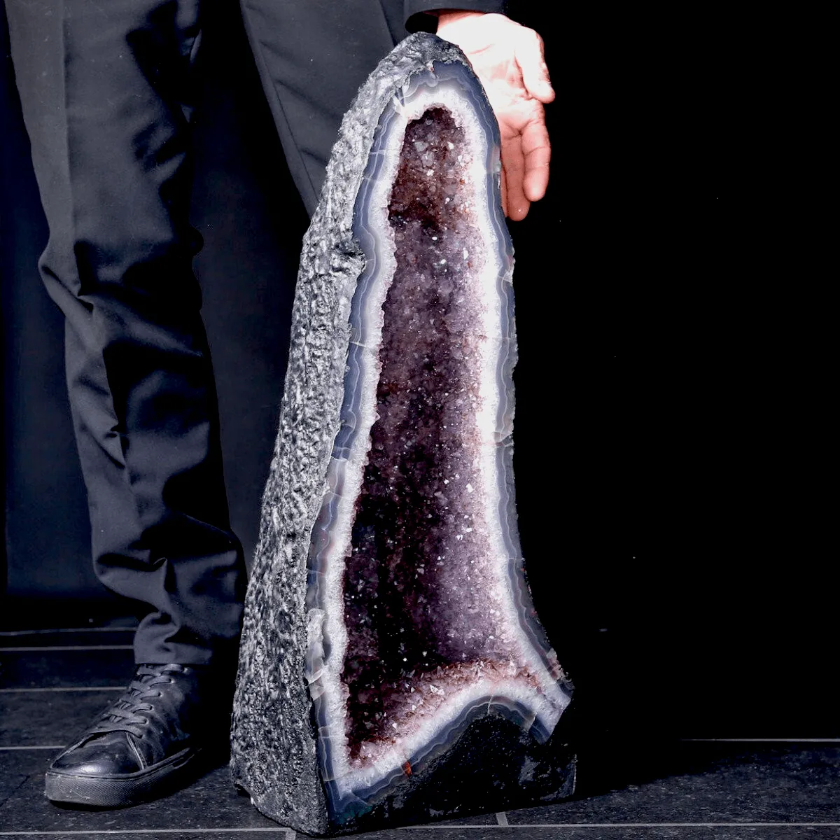 Geode di Ametista del Brasile con Bordo di Agata.