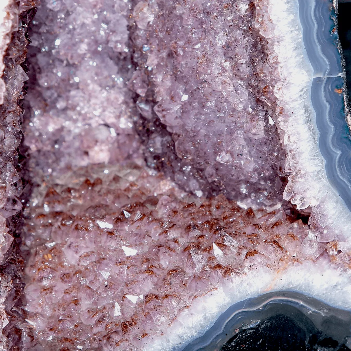 Geode di Ametista del Brasile con Bordo di Agata.