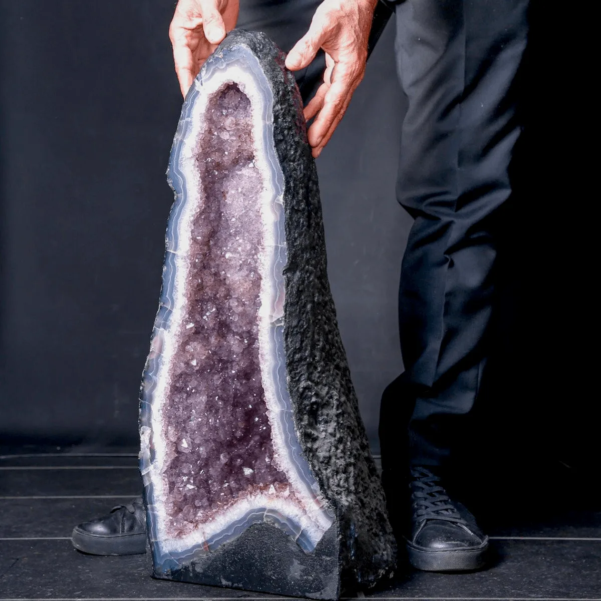 Geode di Ametista del Brasile con Bordo di Agata.