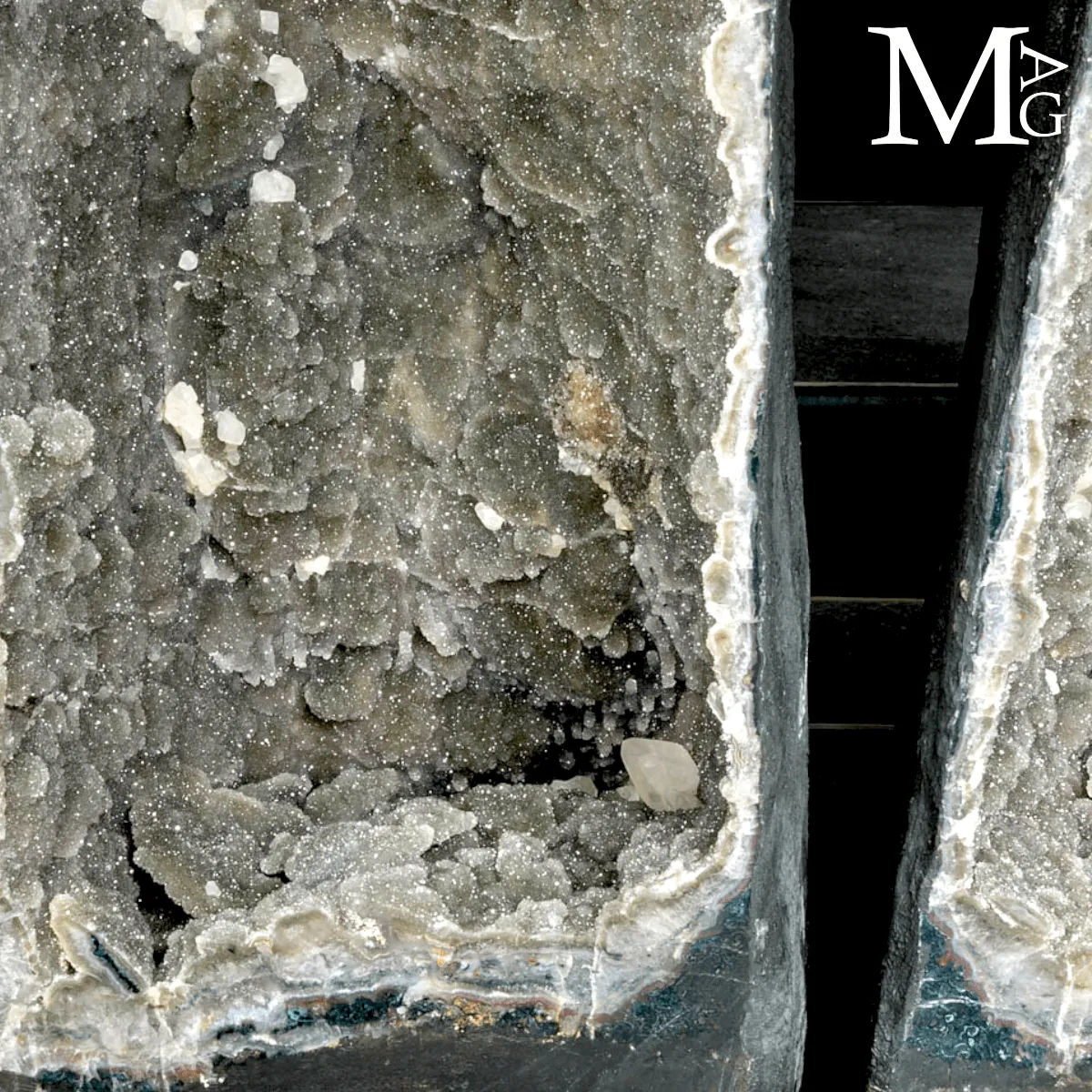 Grande Geode di Ametista Grigia