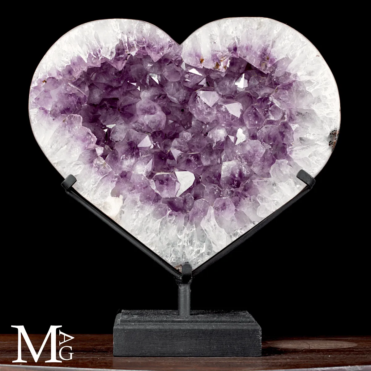 Cuore in Geode di Ametista – Scultura Naturale