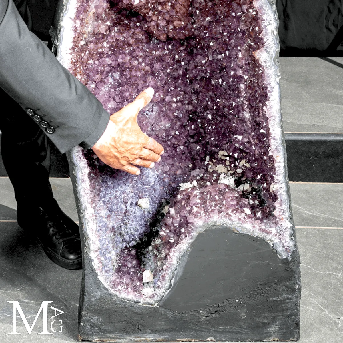 Geode Monumentale di Ametista – Colonna