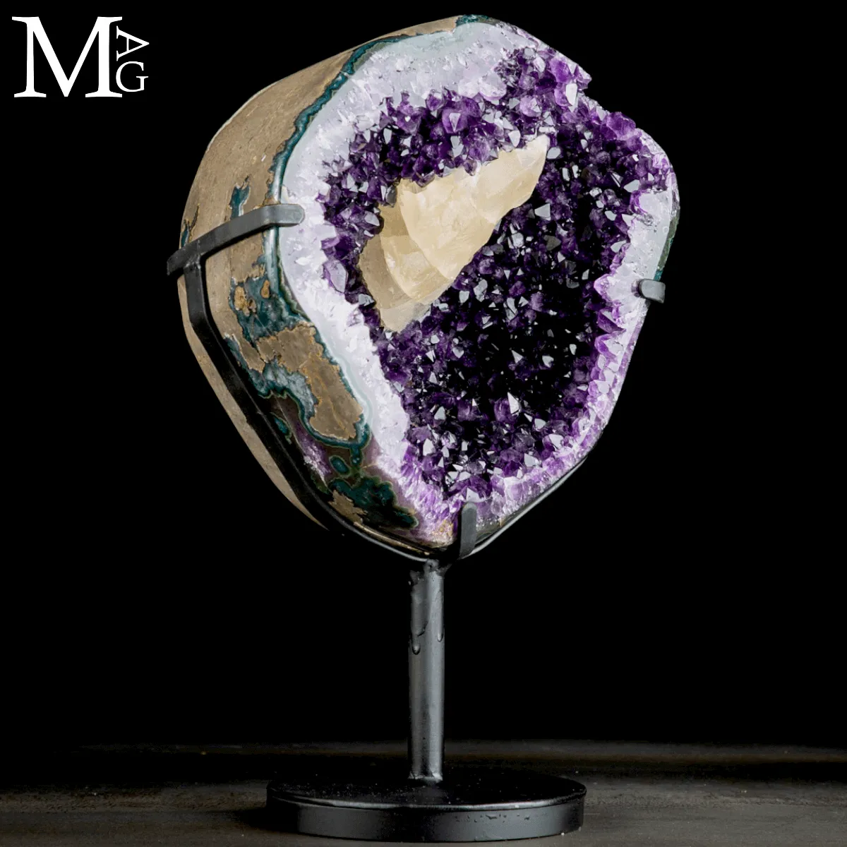 Geode di Ametista con Calcite – Uruguay
