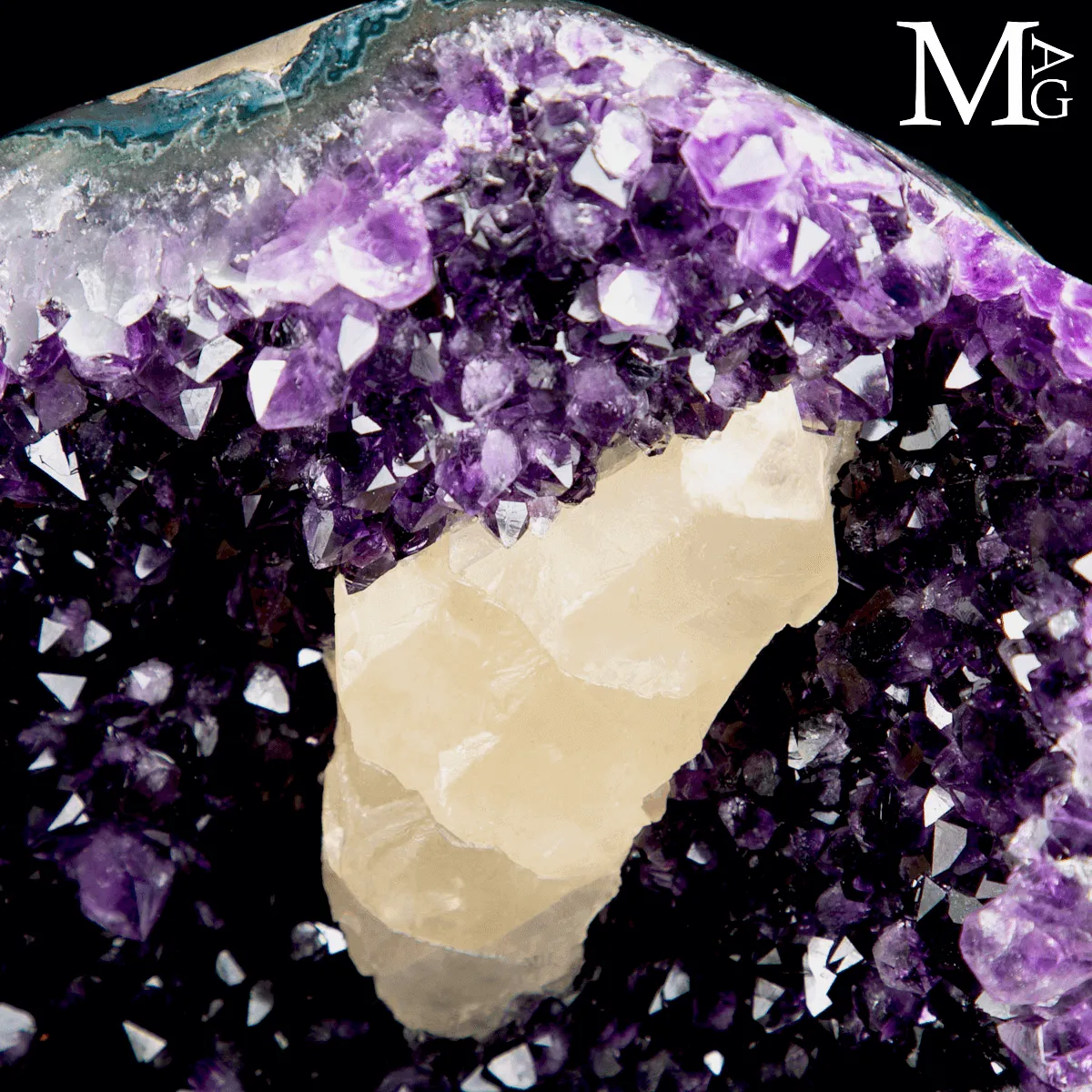 Geode di Ametista con Calcite – Uruguay