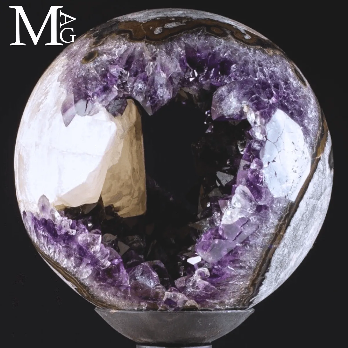 Sfera di Ametista - Geode con Cristallo di Calcite Naturale.