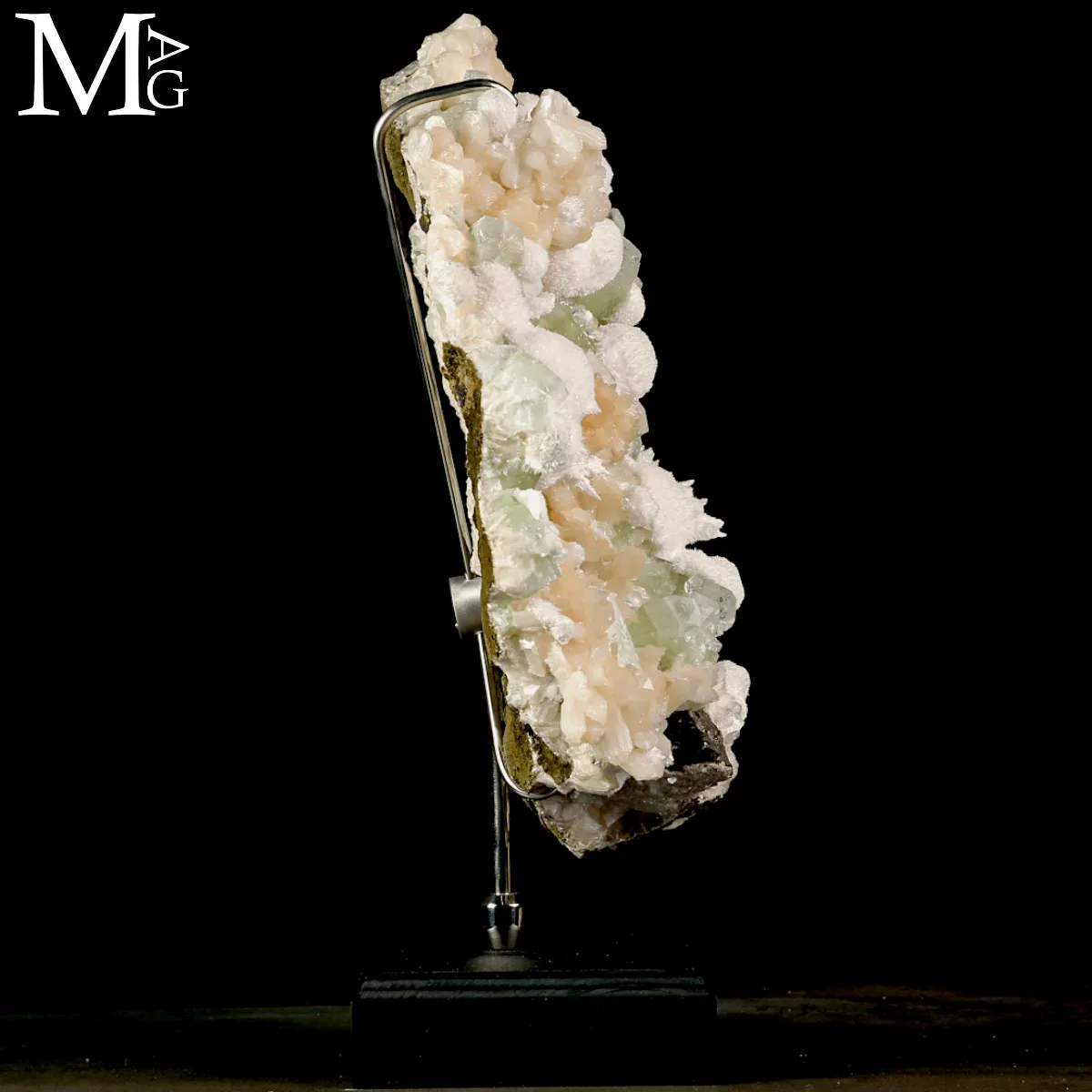 Apofillite verde con Stilbite e Mordenite