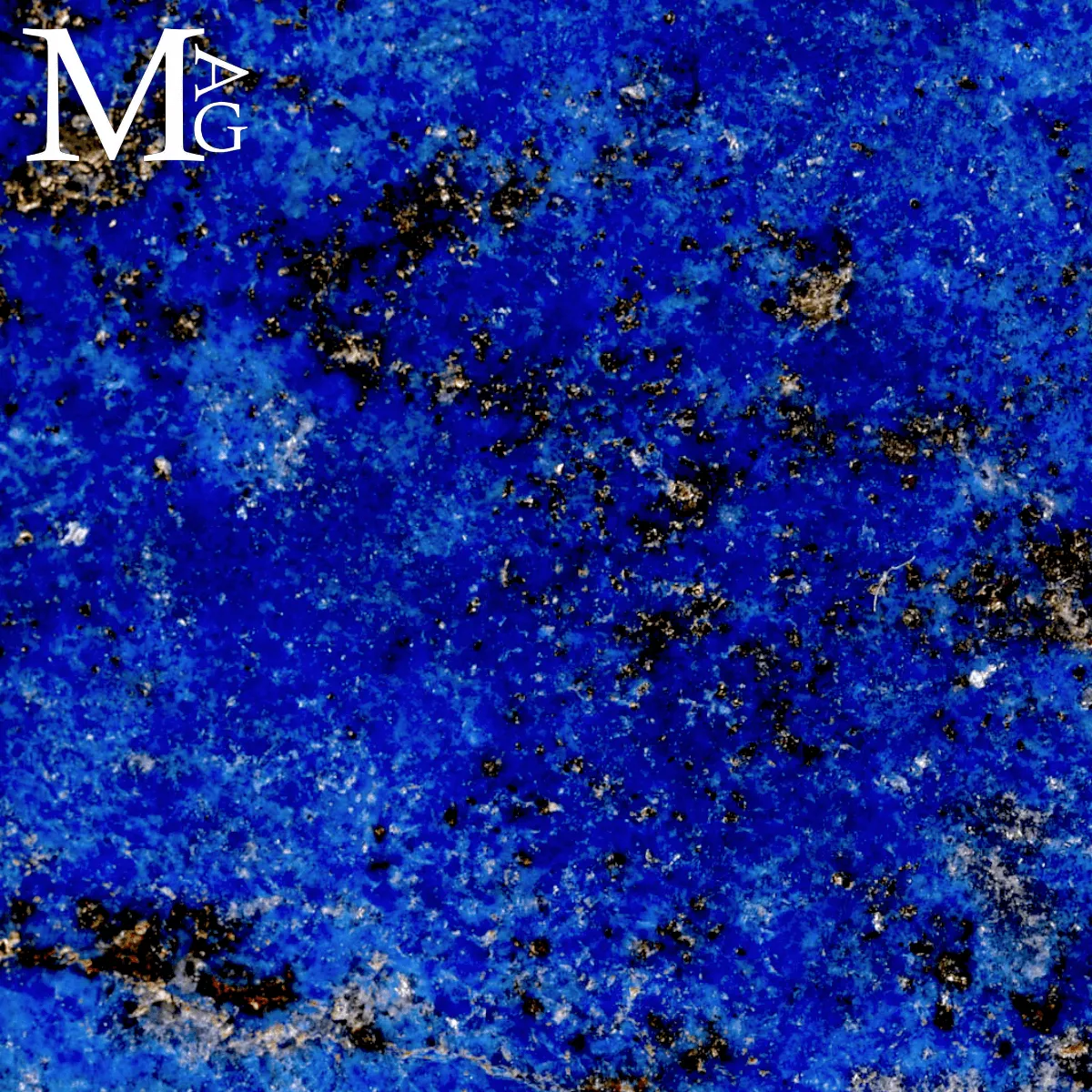 Cubo in lapis lazuli naturale.