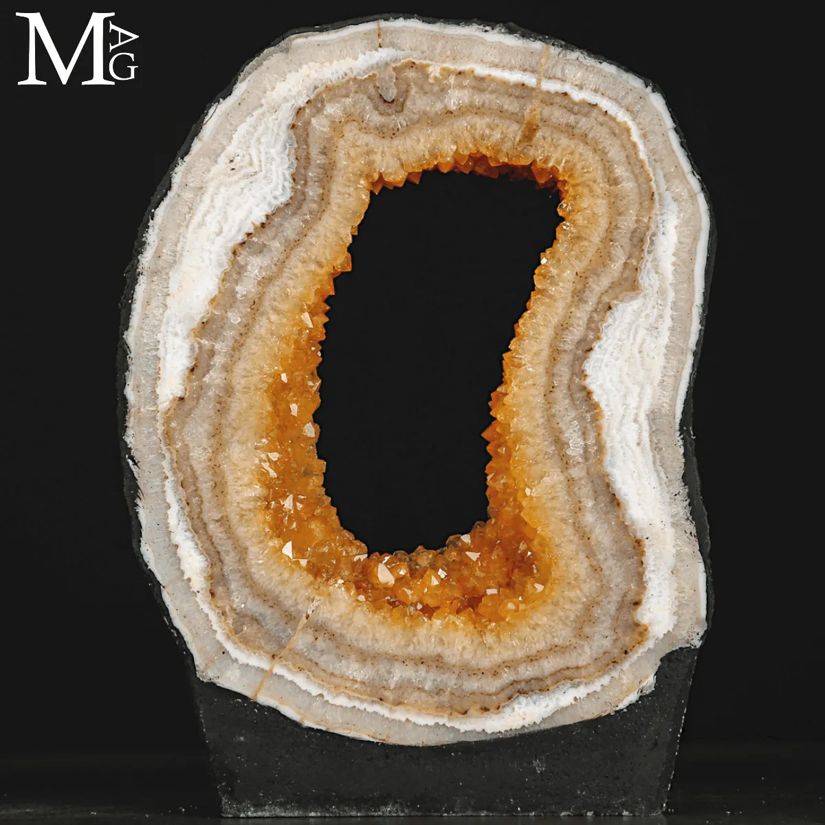 Geode di Citrino Madeira – Fetta su Base Cementizia.