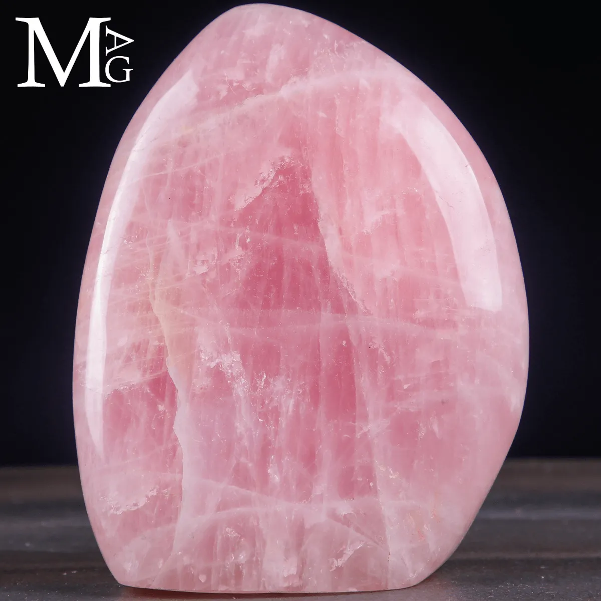 Quarzo Rosa del Madagascar - forma libera lucidata.