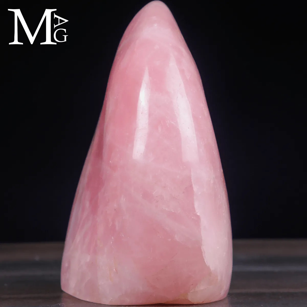 Quarzo Rosa del Madagascar - forma libera lucidata.
