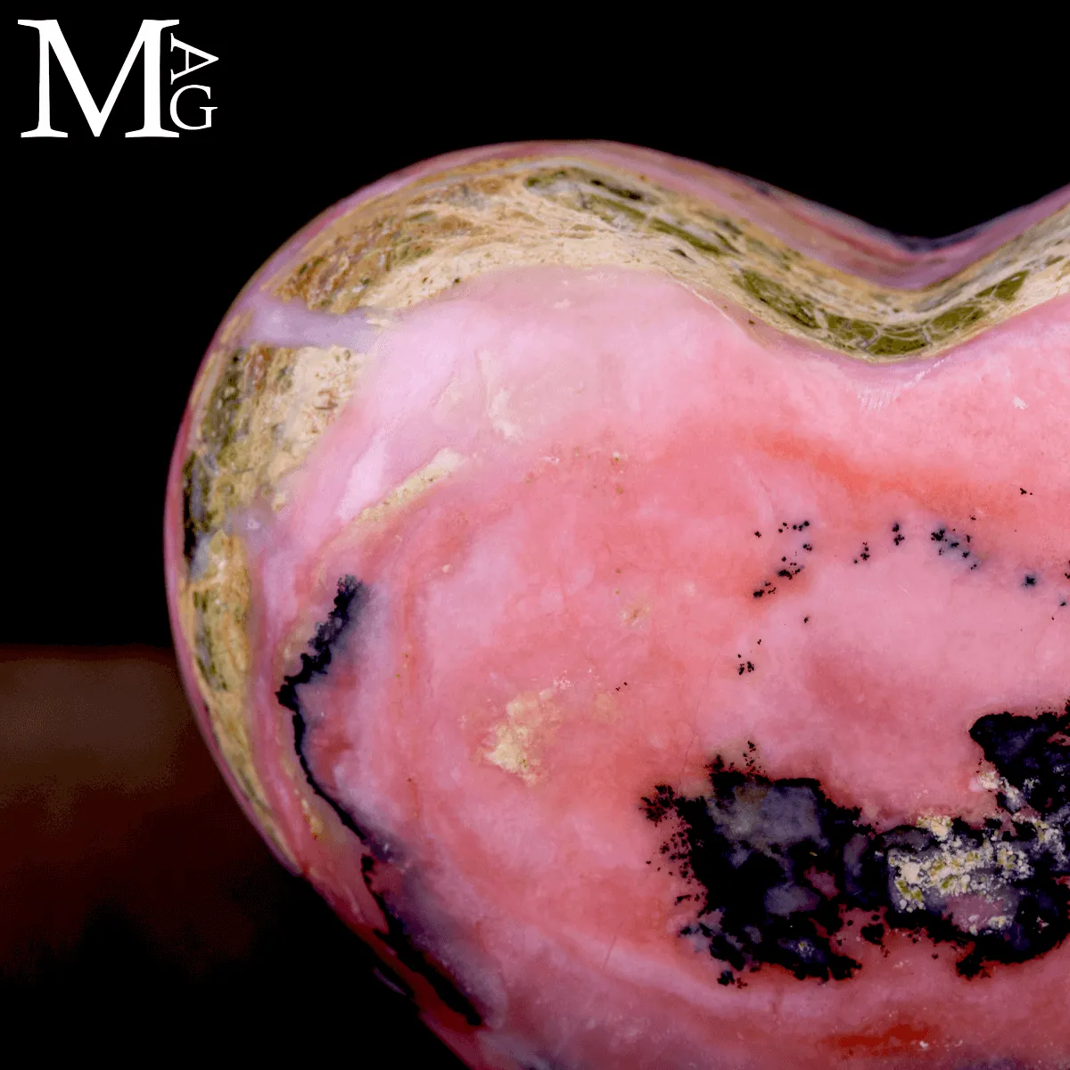 Cuore in Rodonite con In inclusioni Dendritiche – Perù