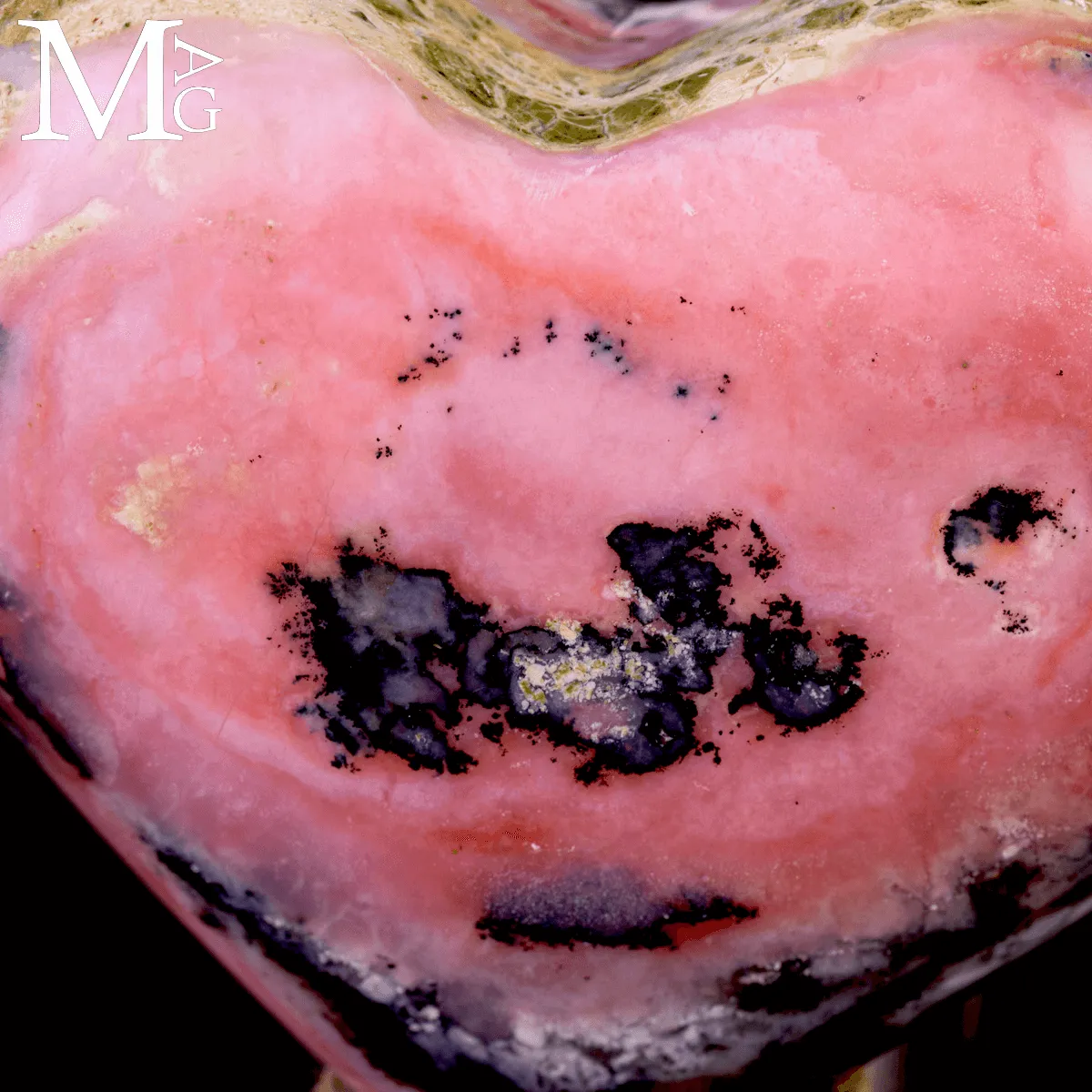 Cuore in Rodonite con In inclusioni Dendritiche – Perù