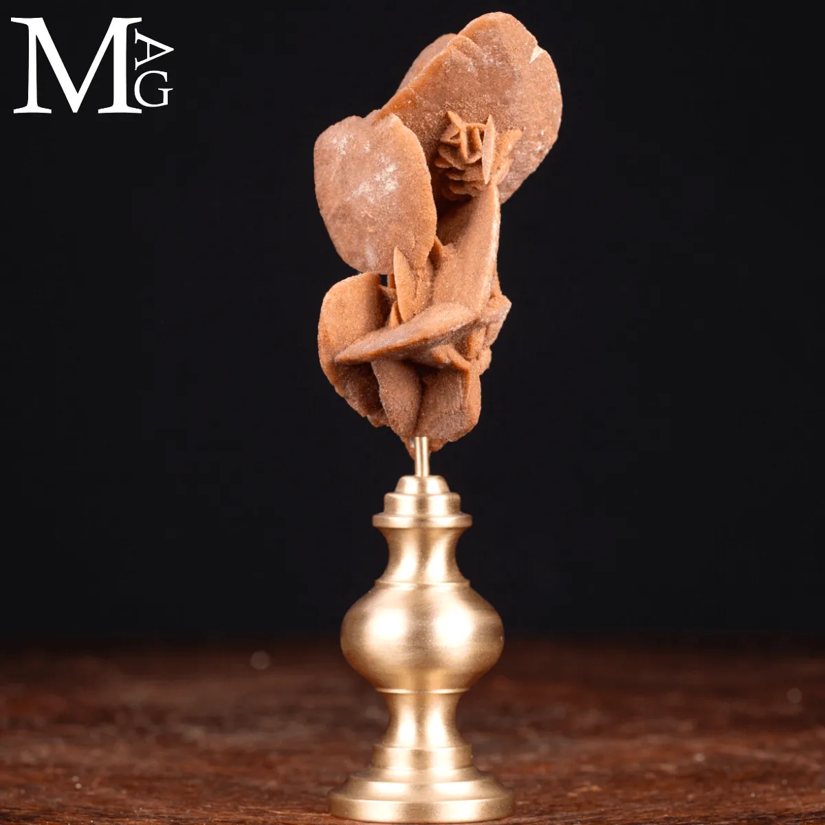 Rosa del Deserto su Base in Ottone – Scultura Naturale.