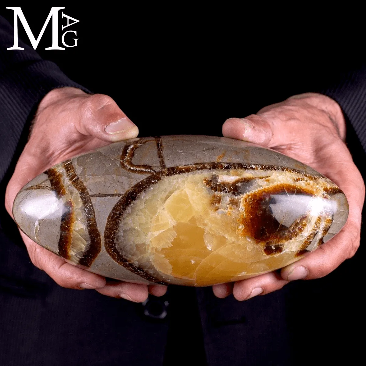 Shiva Lingam in Septaria: Aragonite e Calcite