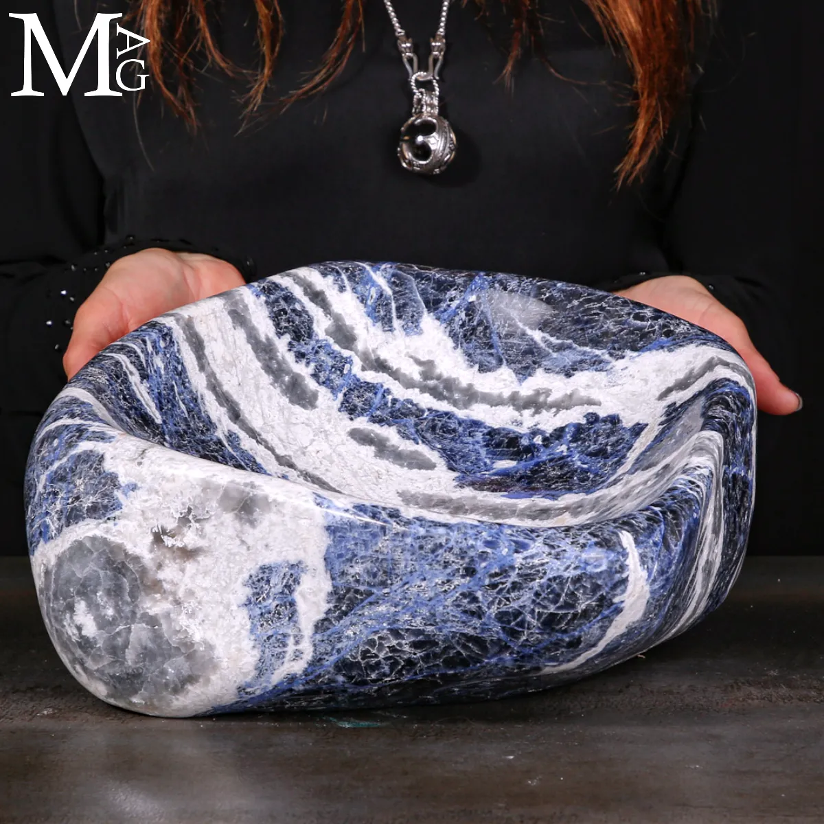 Vasca in Sodalite del Brasile
