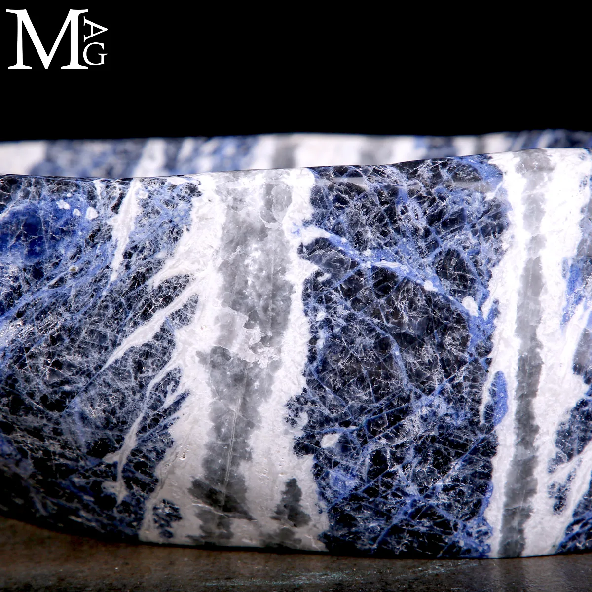 Vasca in Sodalite del Brasile
