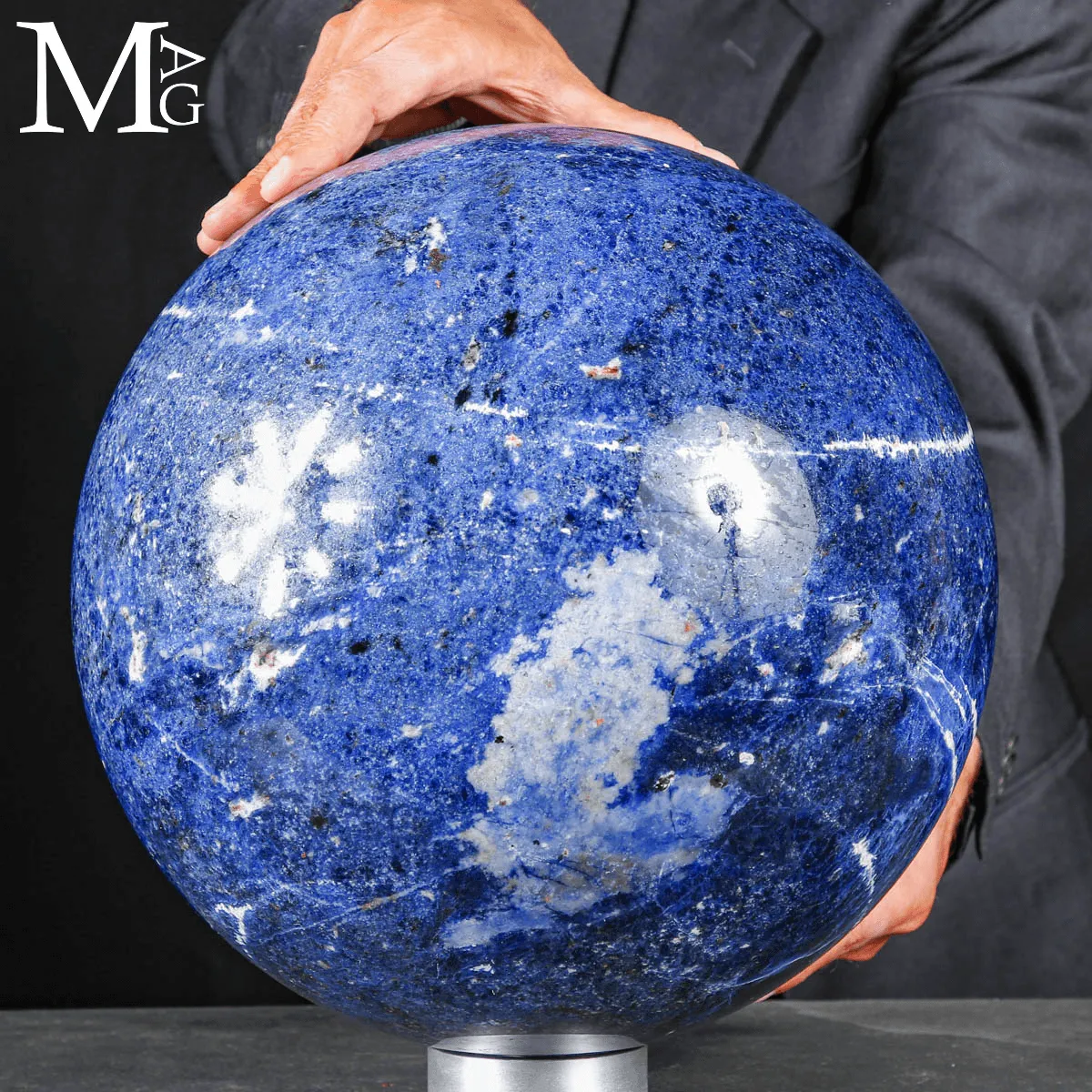 Sfera in Sodalite del Brasile - Blu Minerale per Interior Design