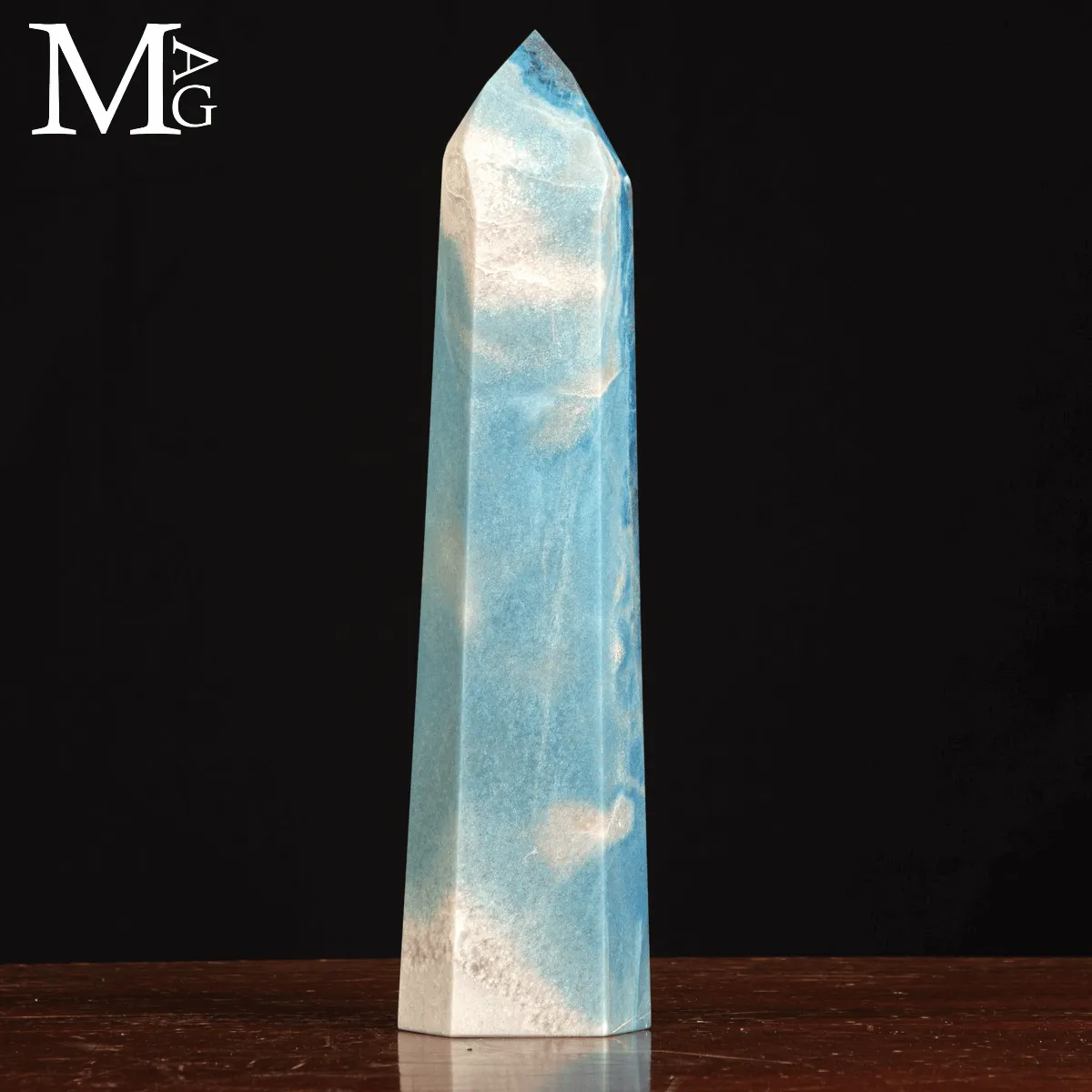 Grande obelisco in Trolleite – Blu Naturale.