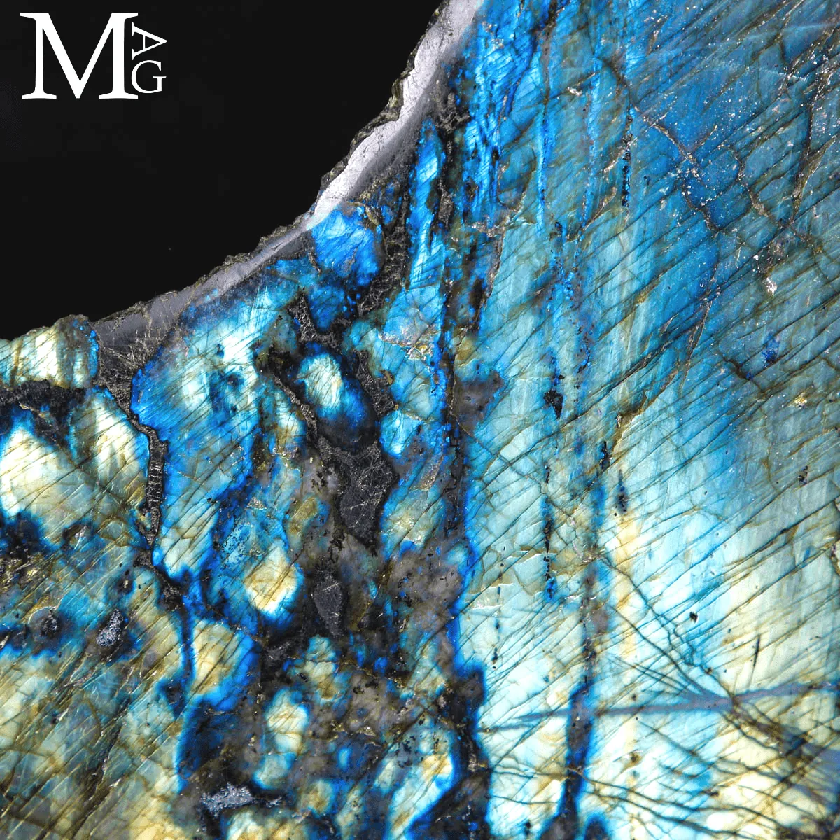 Grande Labradorite Blue and Golden Flash del Madagascar