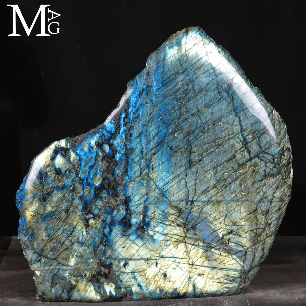 Grande Labradorite Blue and Golden Flash del Madagascar