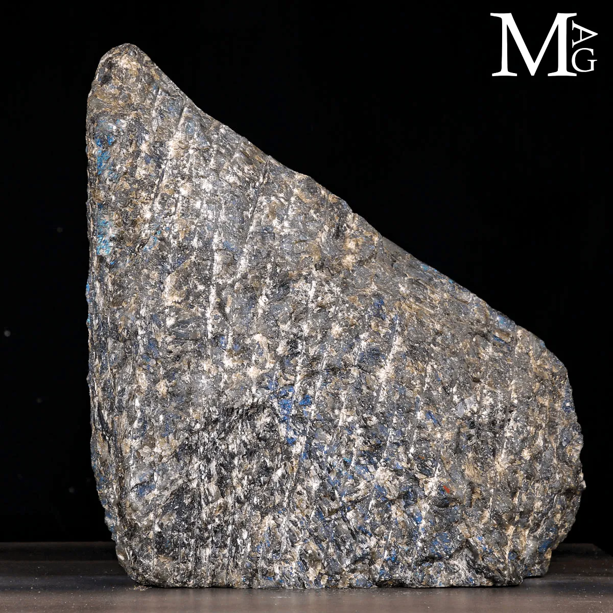 Grande Labradorite Forma Monumentale – 28,6 kg