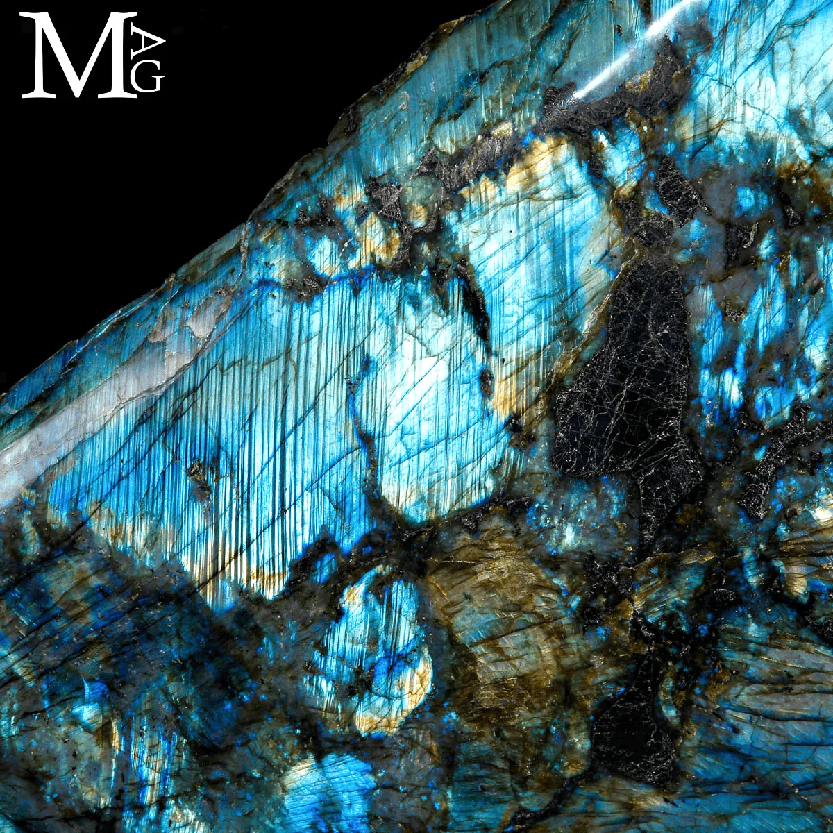 Grande Labradorite Forma Monumentale – 28,6 kg