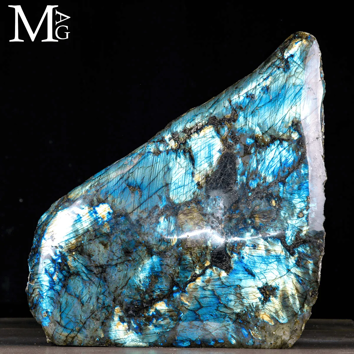 Grande Labradorite Forma Monumentale – 28,6 kg