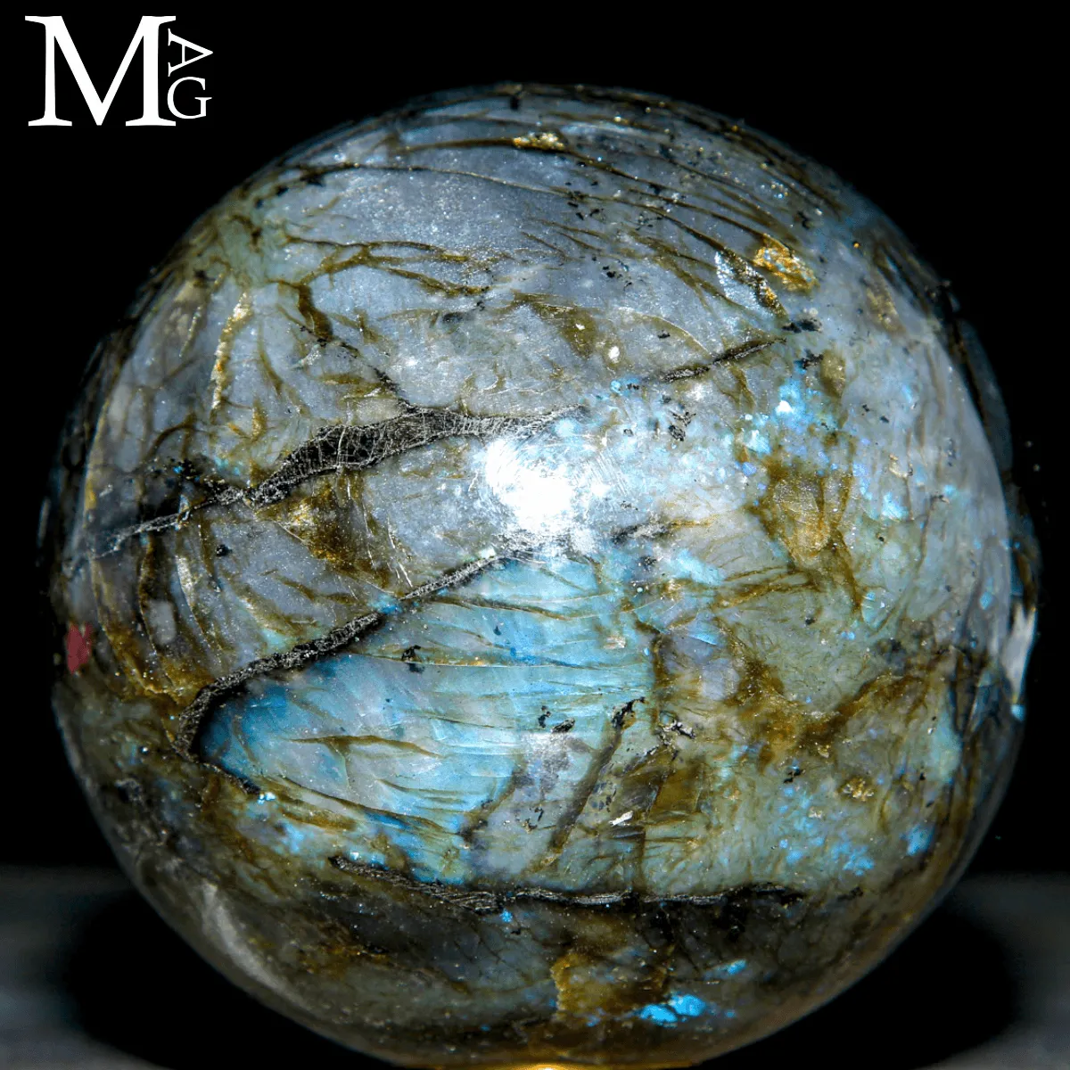 Sfera in Labradorite del Madagascar
