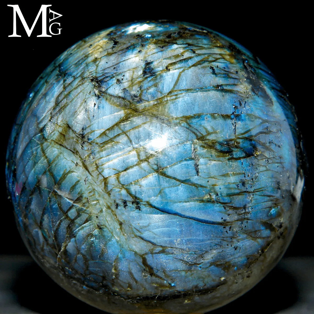Sfera in Labradorite del Madagascar