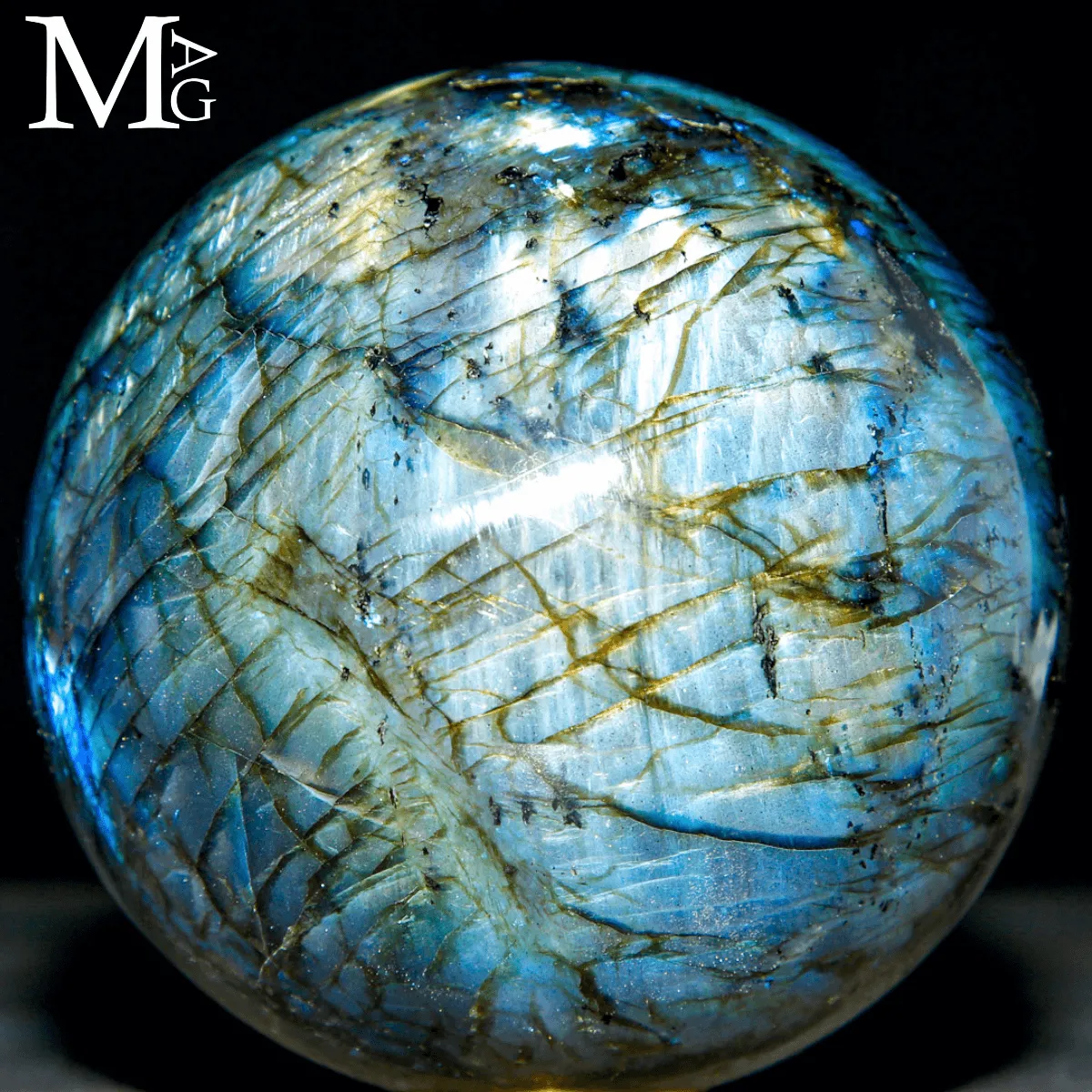 Sfera in Labradorite del Madagascar