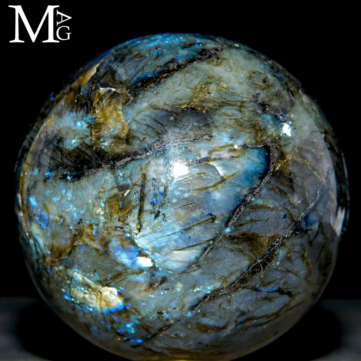 Sfera in Labradorite del Madagascar