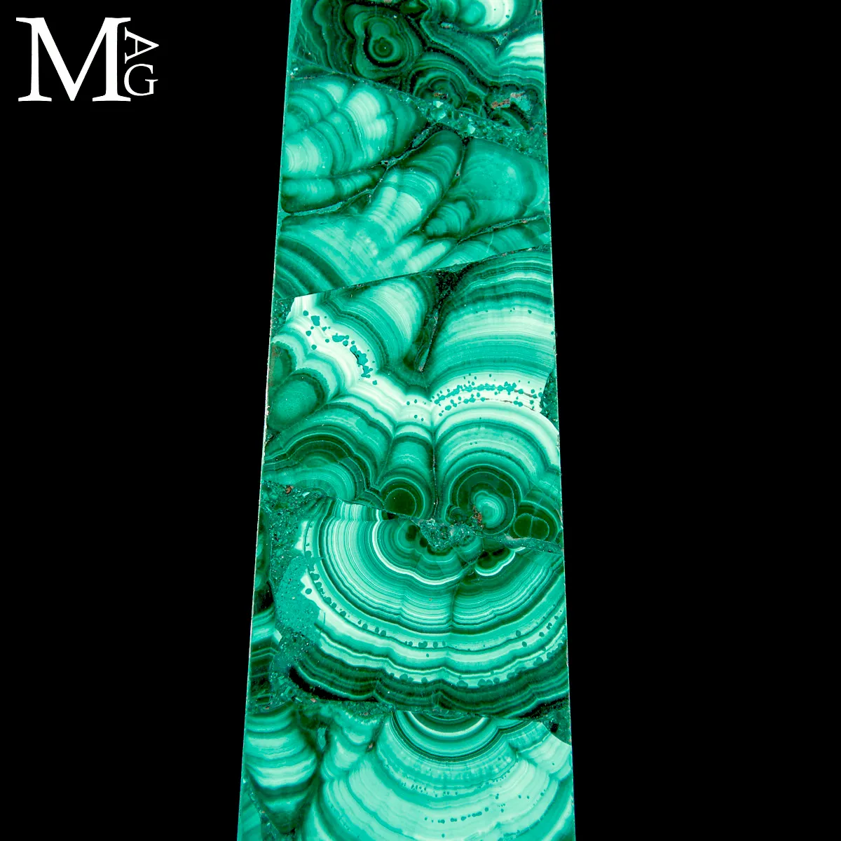 Coppia di Obelischi in Malachite – Design d’Interni